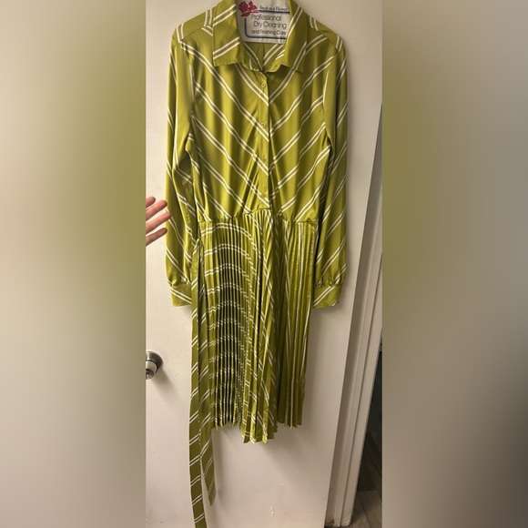 New size xl chevron stripe green dress with belt. - Picture 1 of 1